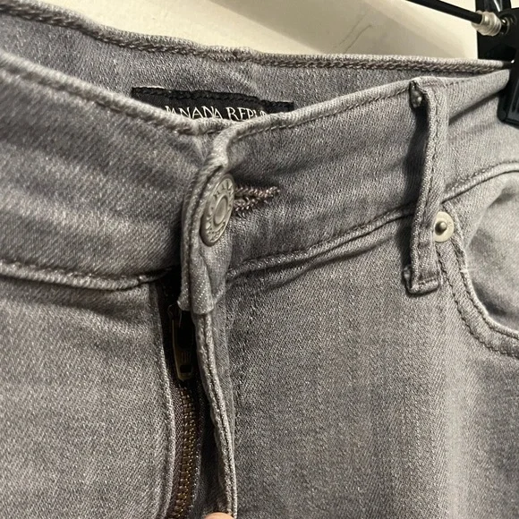MAKE OFFER Banana Republic Factory Girlfriend Jeans Gray Denim Size 28/6 - Picture 4 of 14
